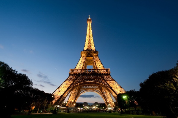 Ейфелева вежа Париж